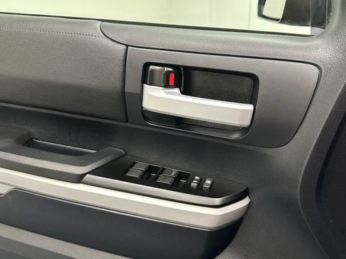 Certified 2019 Toyota Tundra SR5 AWD/4WD image 15
