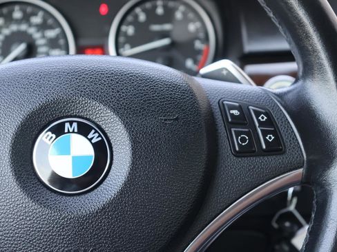 Used 2011 BMW 328i Convertible w/ Premium Pkg image 34