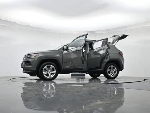 Used 2024 Jeep Compass Latitude AWD/4WD image 53