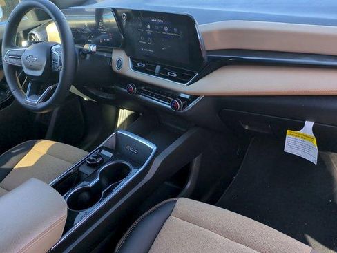 Certified 2025 Chevrolet Equinox ACTIV w/ Safety and Technology Package FWD image 28