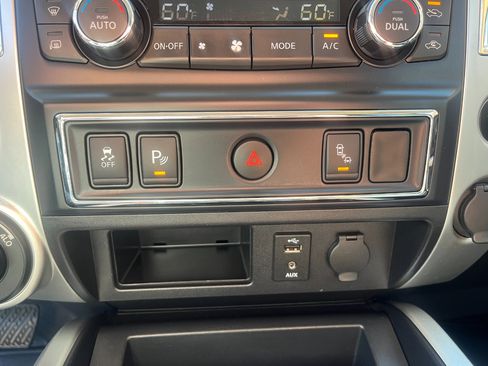 Used 2018 Nissan Titan PRO-4X image 20