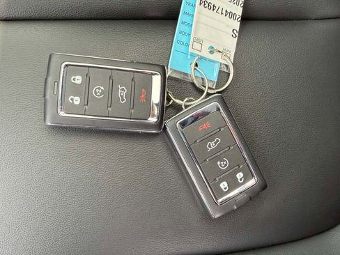 New 2025 Jeep Grand Cherokee L Limited w/ Black Appearance Package image 33