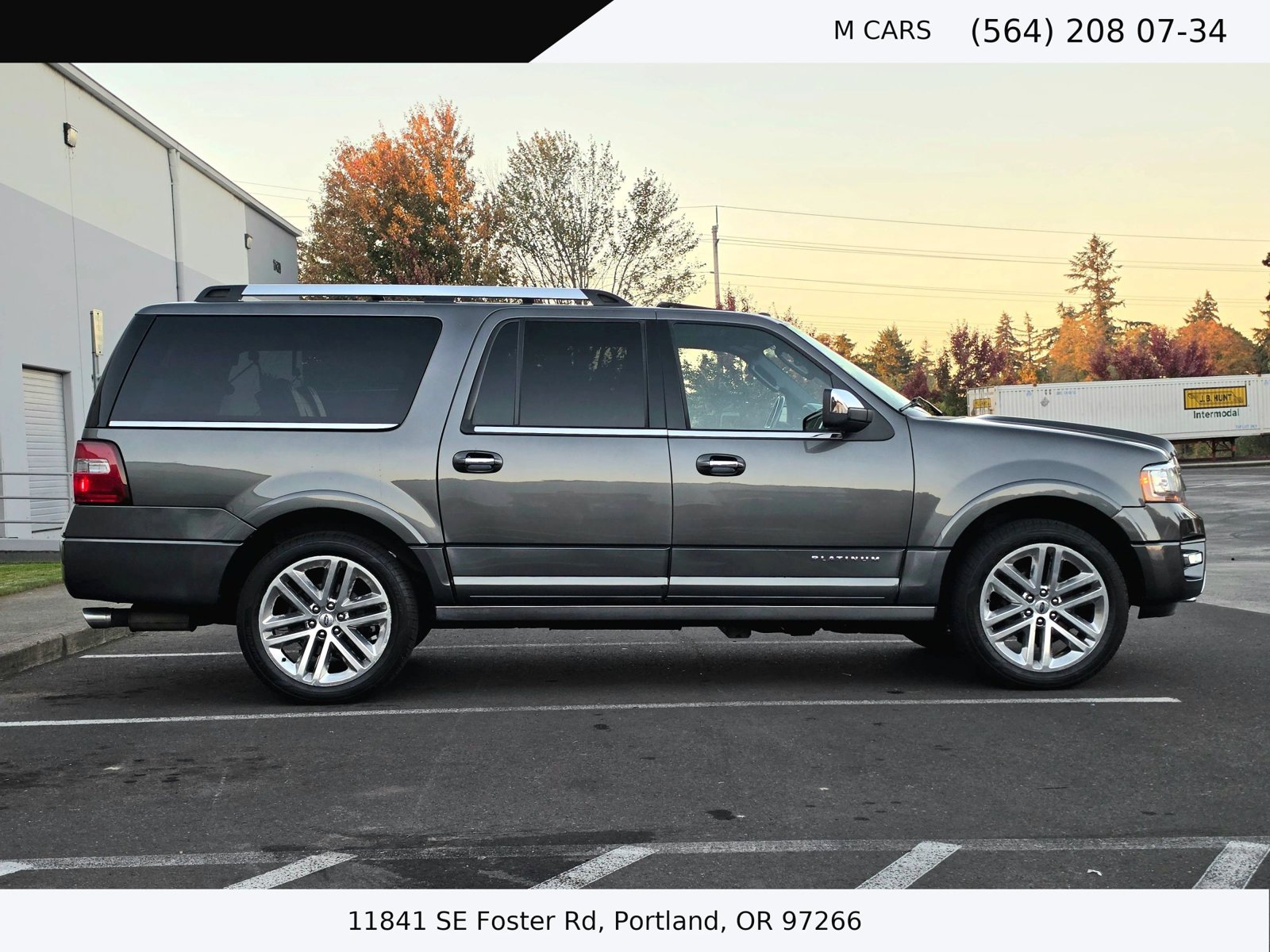 Used 2017 Ford Expedition Max Platinum AWD/4WD image 5