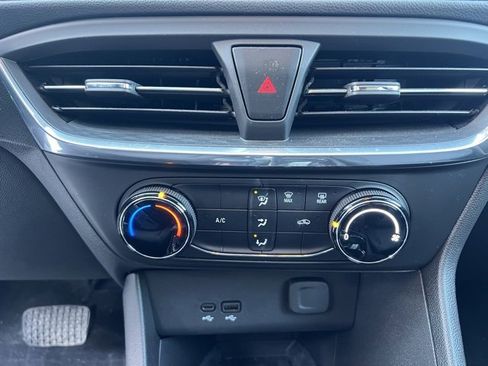 Used 2024 Buick Encore GX Preferred image 27