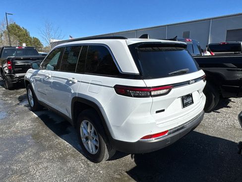 Used 2024 Jeep Grand Cherokee Laredo X w/ Luxury Tech Group I image 8