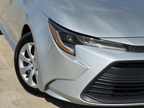 Used 2024 Toyota Corolla LE FWD image 4