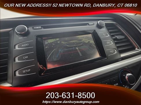 Used 2016 Toyota Highlander LE AWD/4WD image 14