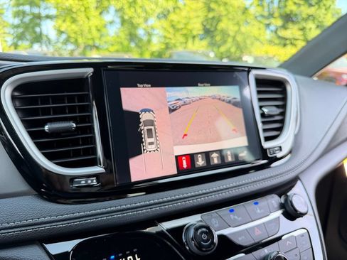 New 2027 Chrysler Pacifica Select w/ Family Tech Group FWD image 17