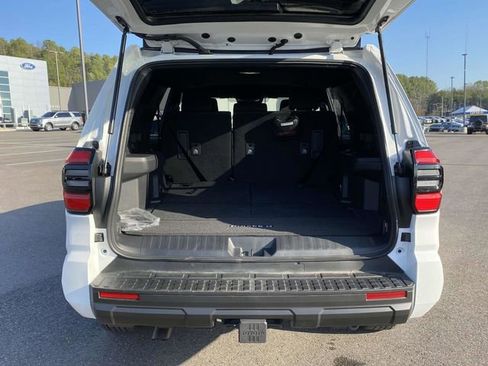 Used 2025 Toyota 4Runner SR5 image 12