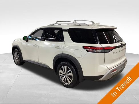 Used 2022 Nissan Pathfinder SL AWD/4WD image 4