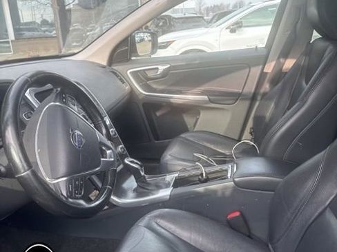 Used 2015 Volvo XC60 T5 Premier image 8