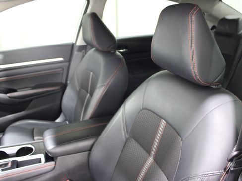 Used 2023 Nissan Altima 2.5 SR FWD image 4