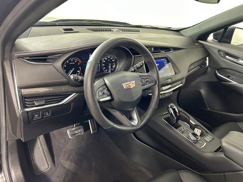 Certified 2023 Cadillac XT4 Sport w/ LPO, Onyx Lite Package image 13