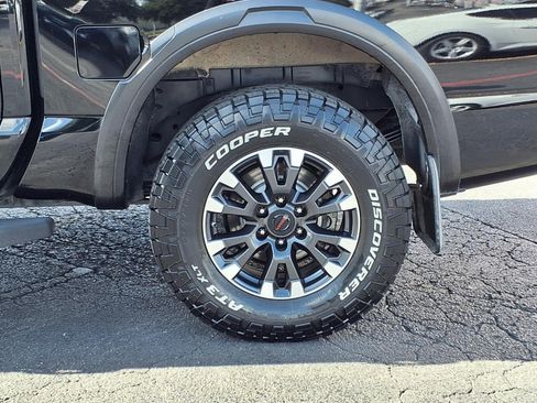 Used 2021 Nissan Titan PRO-4X w/ Pro-4x Convenience Package AWD/4WD image 10