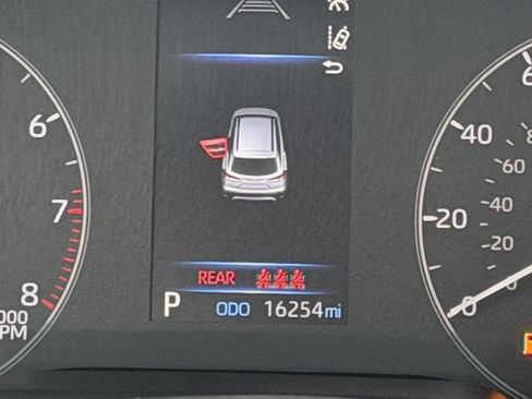 Certified 2025 Toyota Corolla Cross L FWD image 14
