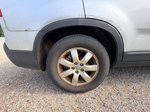 Used 2012 Kia Sorento LX w/ Third Row Pkg AWD/4WD image 16