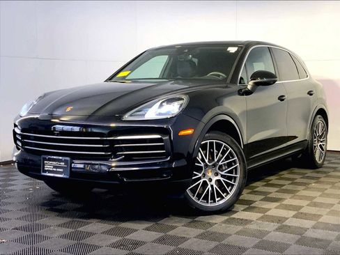 Certified 2022 Porsche Cayenne image 1