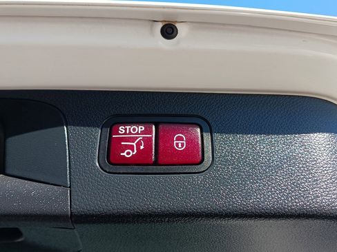 Used 2021 Mercedes-Benz GLC 300 4MATIC image 14