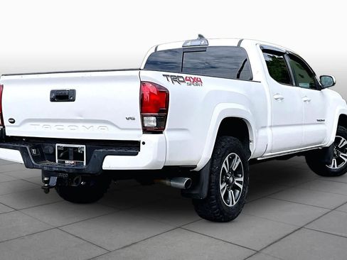 Used 2019 Toyota Tacoma TRD Sport w/ Technology Package AWD/4WD image 12
