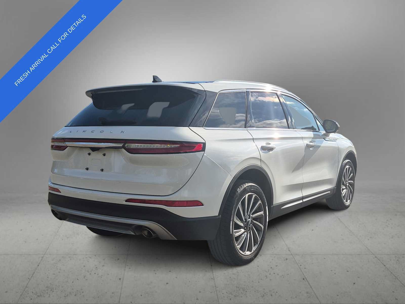 Used 2023 Lincoln Corsair Reserve w/ Equipment Group 201A FWD image 8