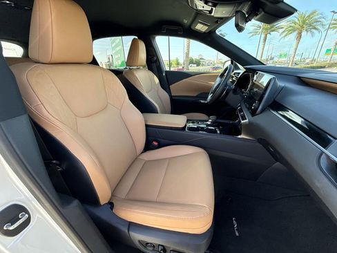Used 2025 Lexus RX 350 FWD w/ Technology Package image 16