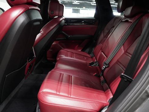 Used 2019 Porsche Cayenne S AWD/4WD image 24