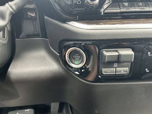 New 2025 GMC Sierra 2500 SLE w/ SLE Value Package; image 18