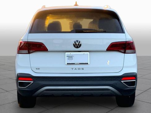 Used 2022 Volkswagen Taos SE FWD image 5