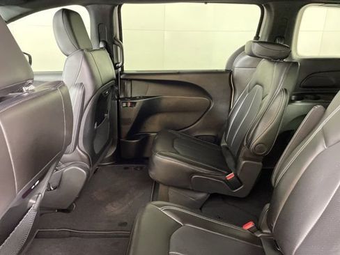 New 2025 Chrysler Pacifica Select image 37