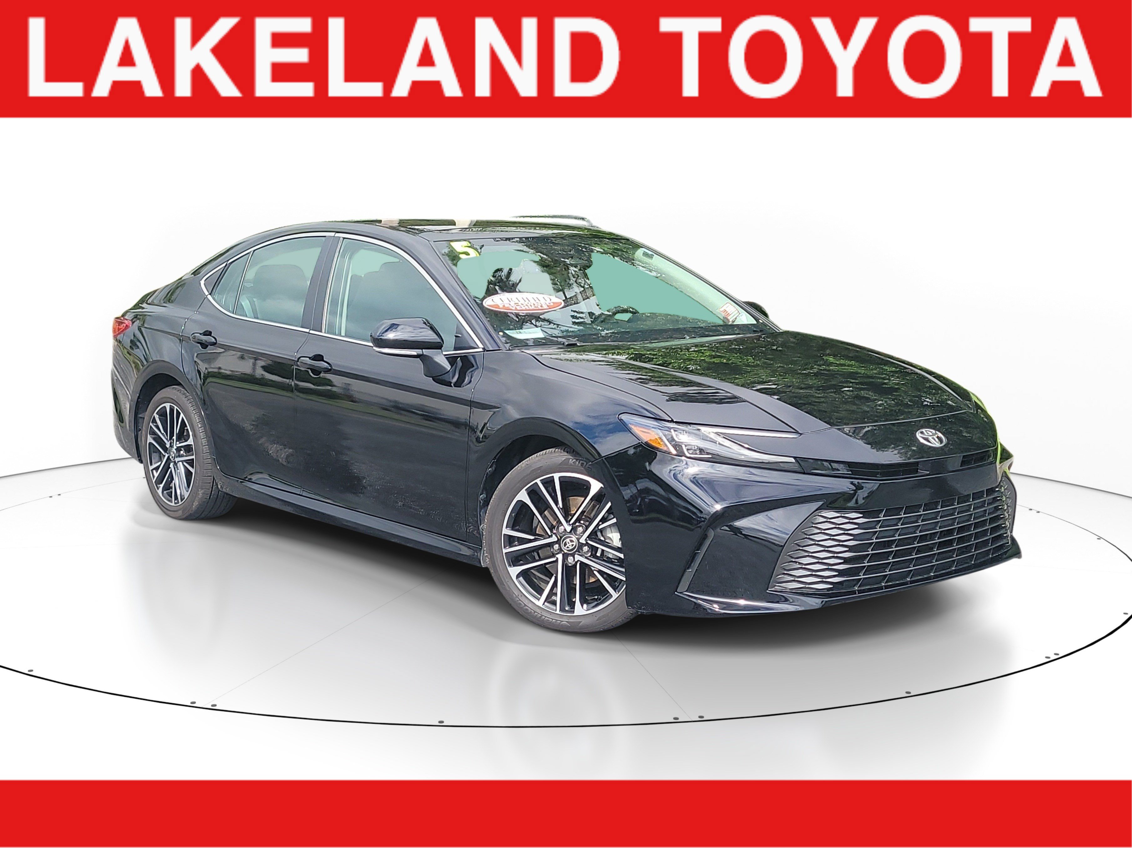 Certified 2025 Toyota Camry XLE FWD image 1