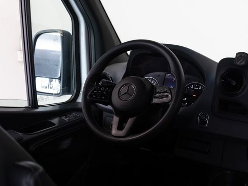Used 2022 Mercedes-Benz Sprinter 3500 image 23