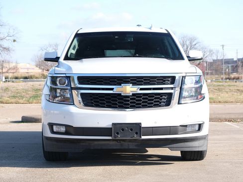 Used 2016 Chevrolet Suburban LT image 3