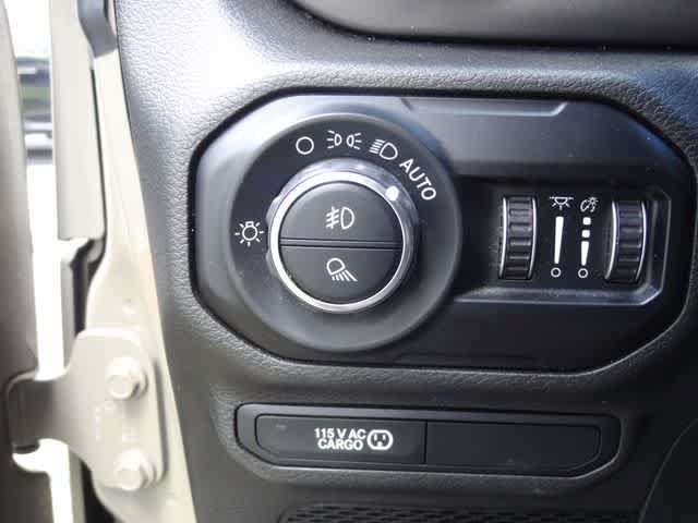 Used 2020 Jeep Gladiator Rubicon w/ Dual Top Group AWD/4WD image 17