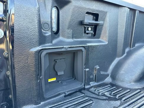 Used 2021 Ford F150 Lariat w/ Equipment Group 502A High AWD/4WD image 31