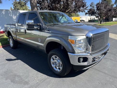 Used 2011 Ford F250 XLT w/ XLT Premium Pkg image 3