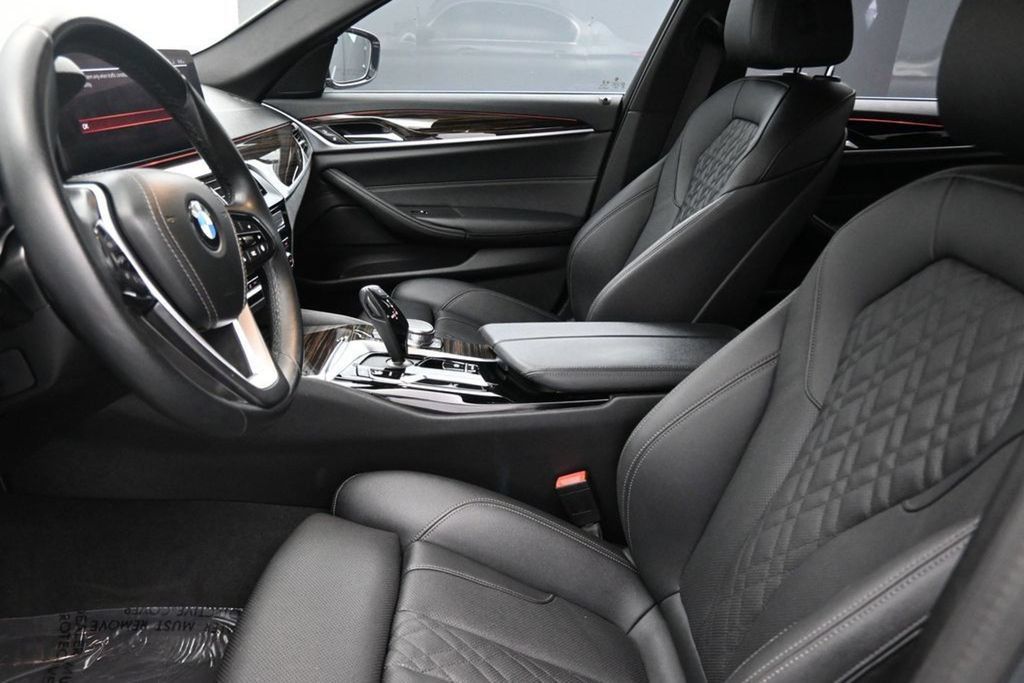 Used 2023 BMW 540i w/ Convenience Package RWD image 9