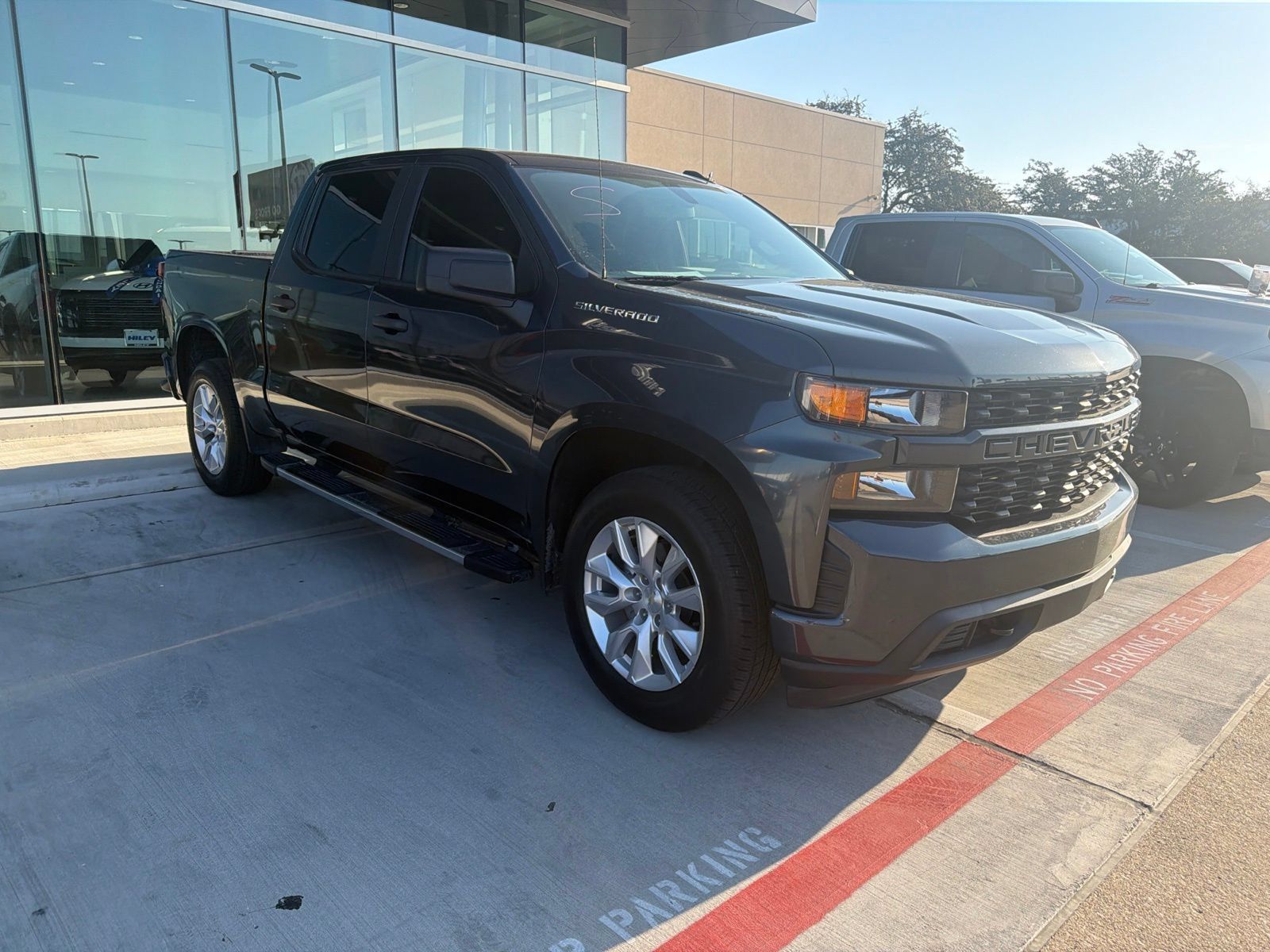 Used 2022 Chevrolet Silverado 1500 Custom RWD image 3