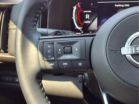 Used 2024 Nissan Pathfinder Platinum AWD/4WD image 14