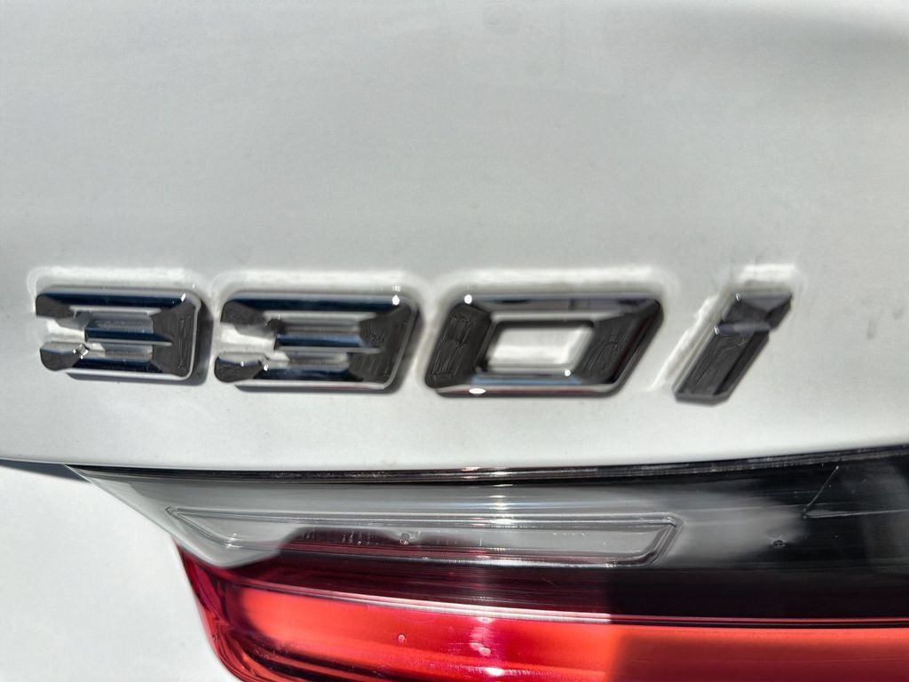 Used 2025 BMW 330i xDrive Sedan AWD/4WD image 15