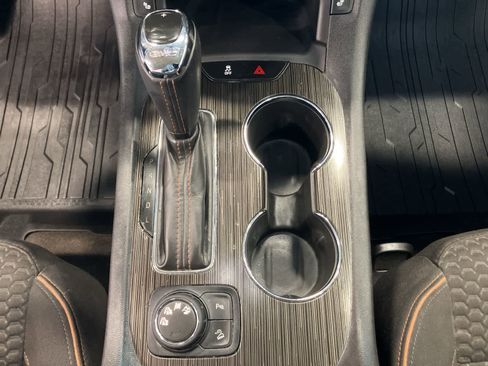 Used 2017 GMC Acadia SLE w/ Driver Alert Package I AWD/4WD image 17