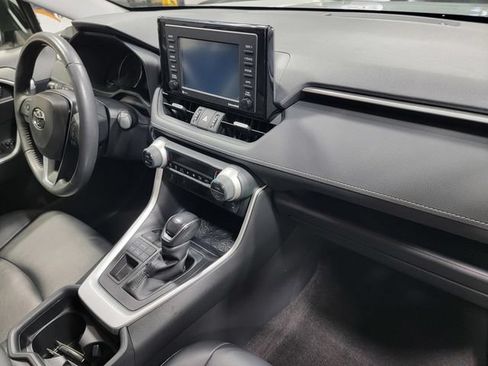 Used 2020 Toyota RAV4 XLE Premium AWD/4WD image 16