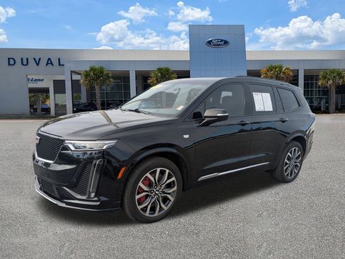 Used 2023 Cadillac XT6 Sport w/ Platinum Package image 8