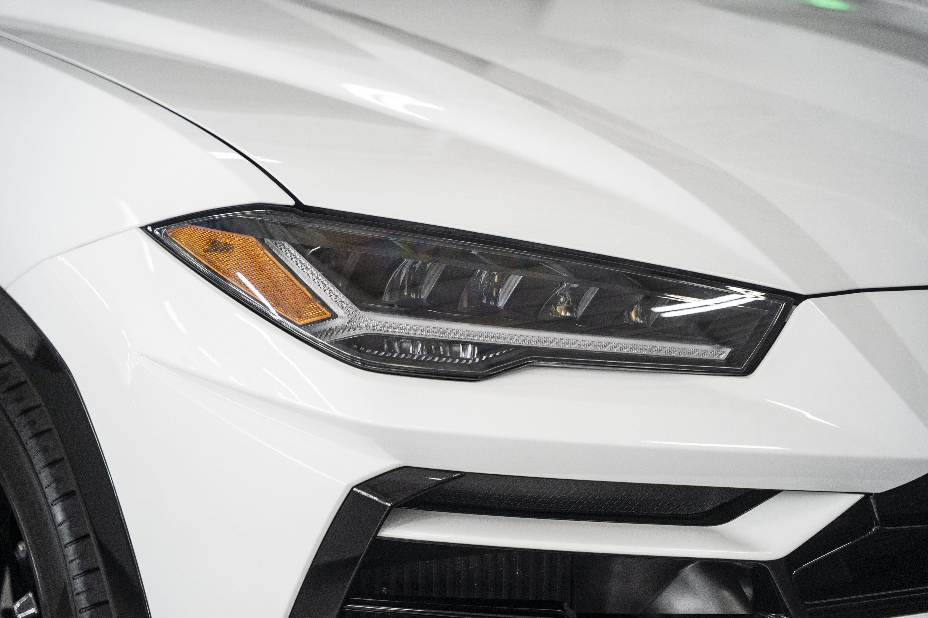 Used 2022 Lamborghini Urus AWD/4WD image 13