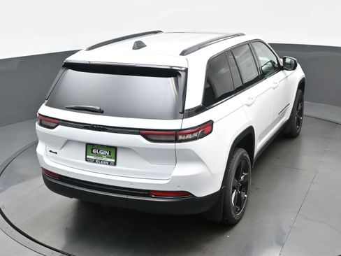 New 2025 Jeep Grand Cherokee Altitude image 22