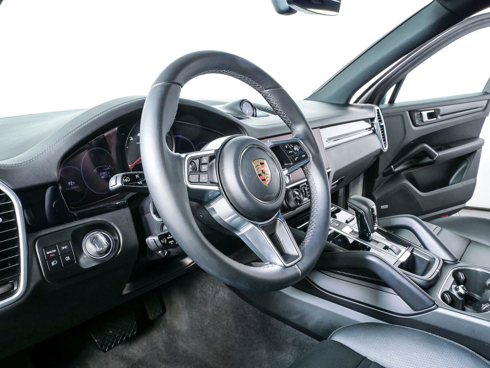 Certified 2023 Porsche Cayenne AWD/4WD image 4