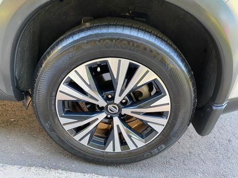 Used 2021 Nissan Rogue SV FWD image 21