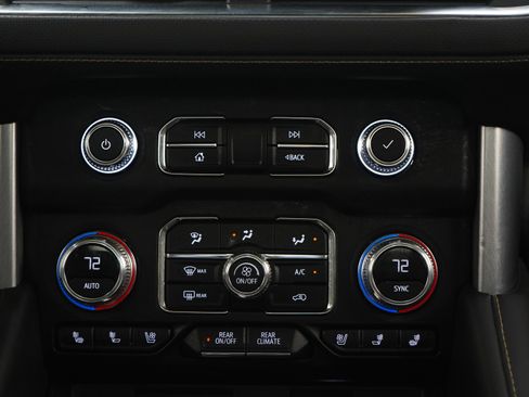 Used 2023 GMC Yukon XL SLT w/ SLT Premium Package image 18