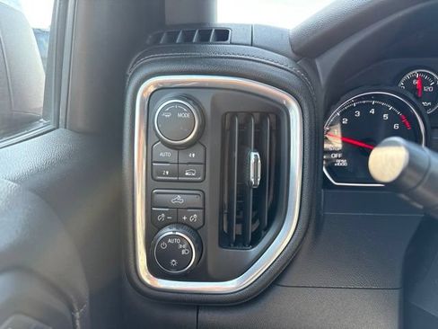 Used 2021 Chevrolet Silverado 1500 LT w/ Convenience Package II AWD/4WD image 15