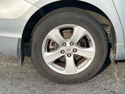 Used 2011 Toyota Sienna FWD image 9
