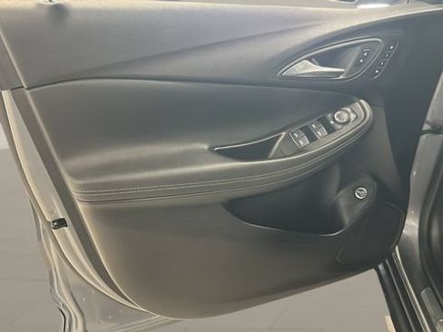 Used 2022 Buick Encore GX Essence w/ Advanced Technology Package FWD image 8
